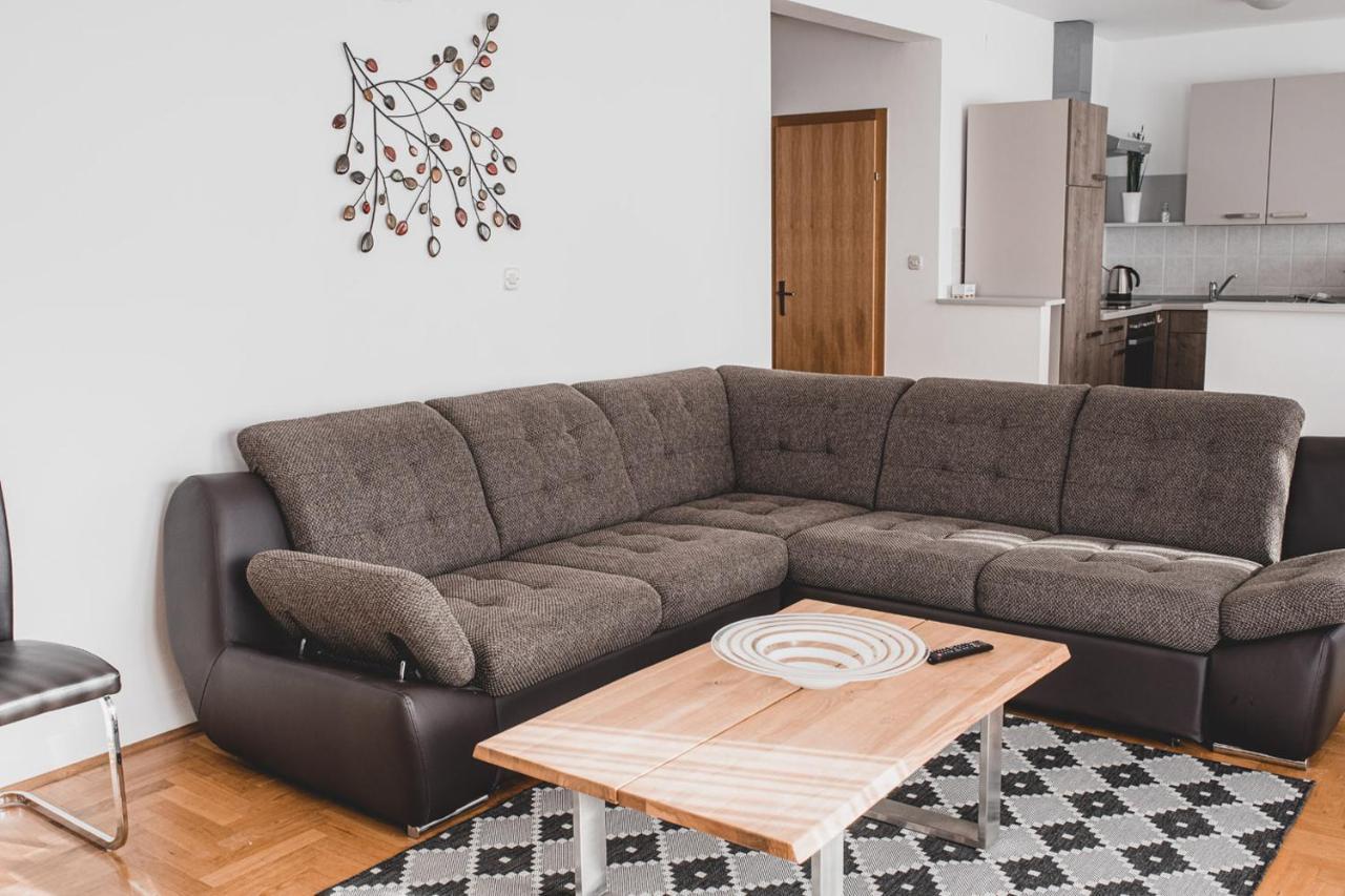 Helles 3 Schlafzimmer Apartment Zwischen Zagreb Zentrum & Natur Dış mekan fotoğraf